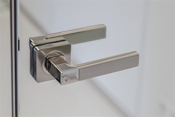 Ручка дверная "Милан" на 02 розетке - фото 80560